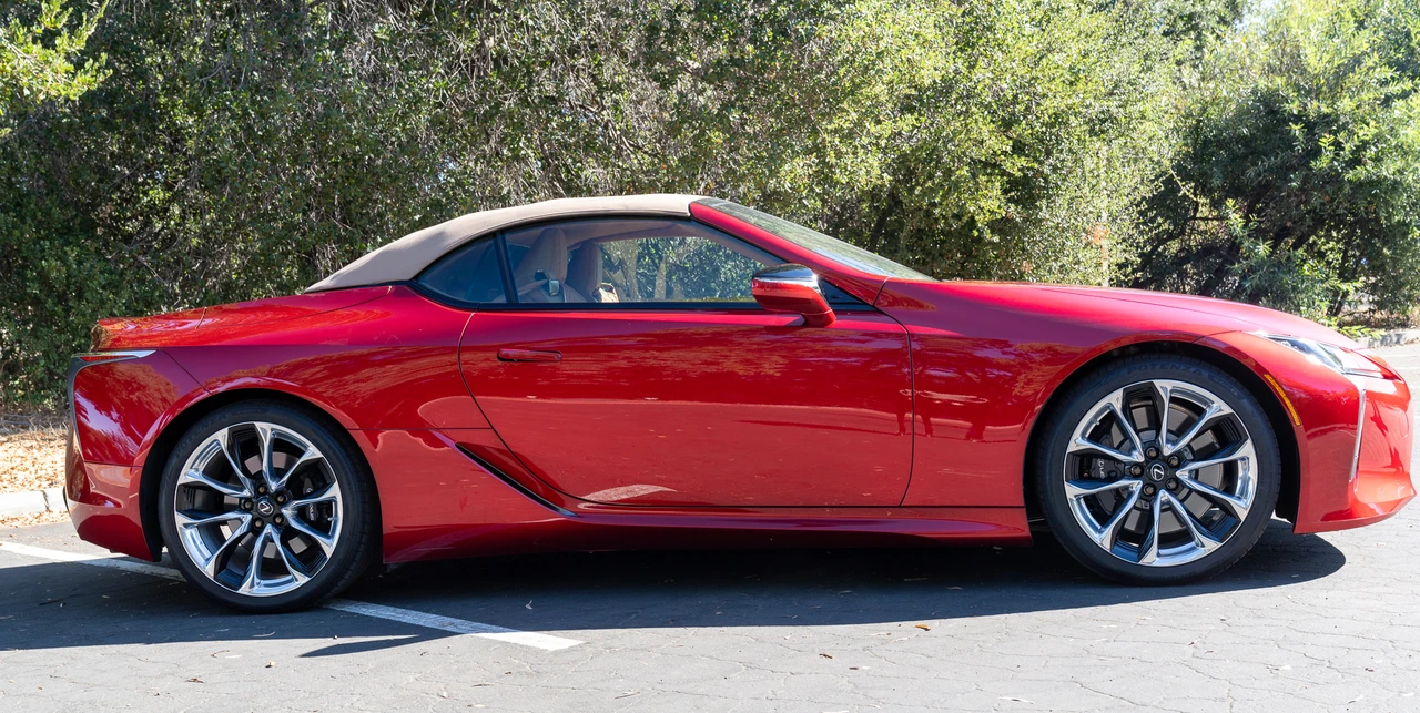 2021 Lexus LC - Image 6 of 31