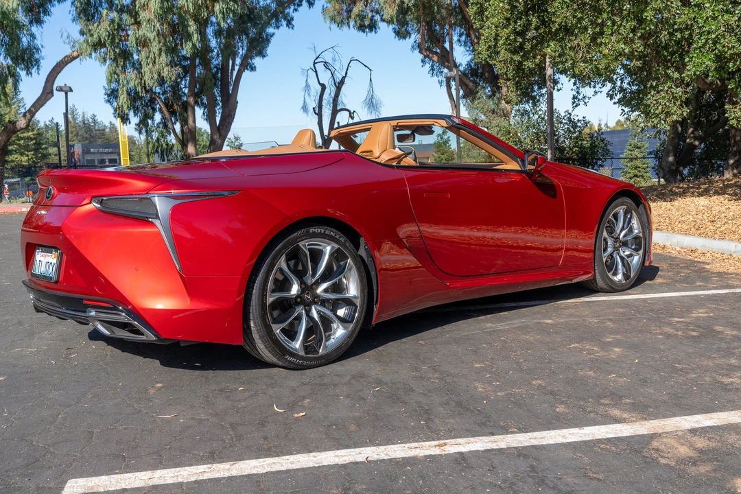 2021 Lexus LC - Image 14 of 31