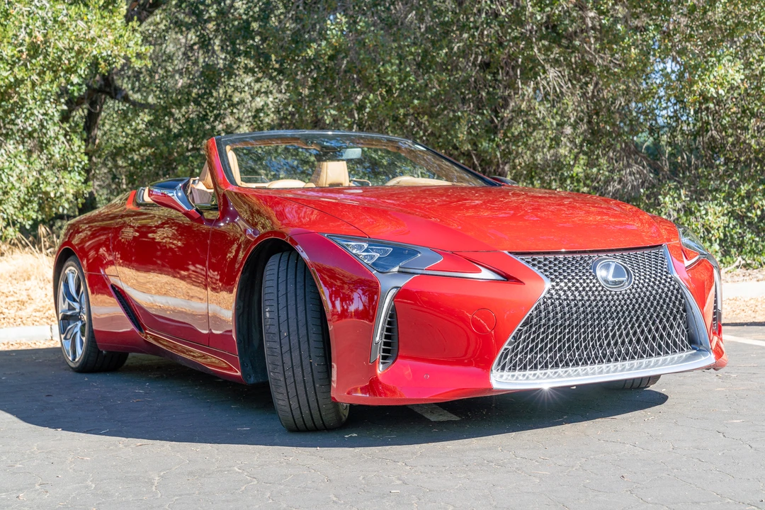 2021 Lexus LC - Image 13 of 31