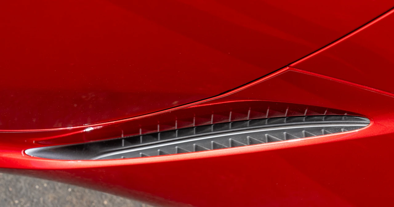 2021 Lexus LC - Image 16 of 31