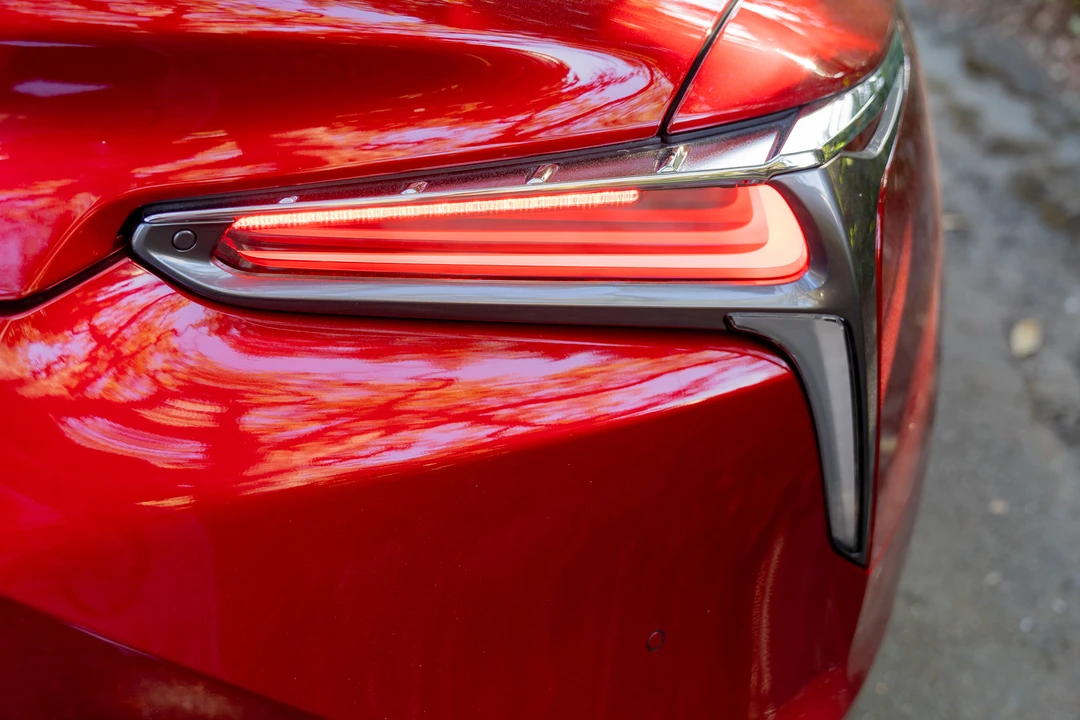 2021 Lexus LC - Image 21 of 31