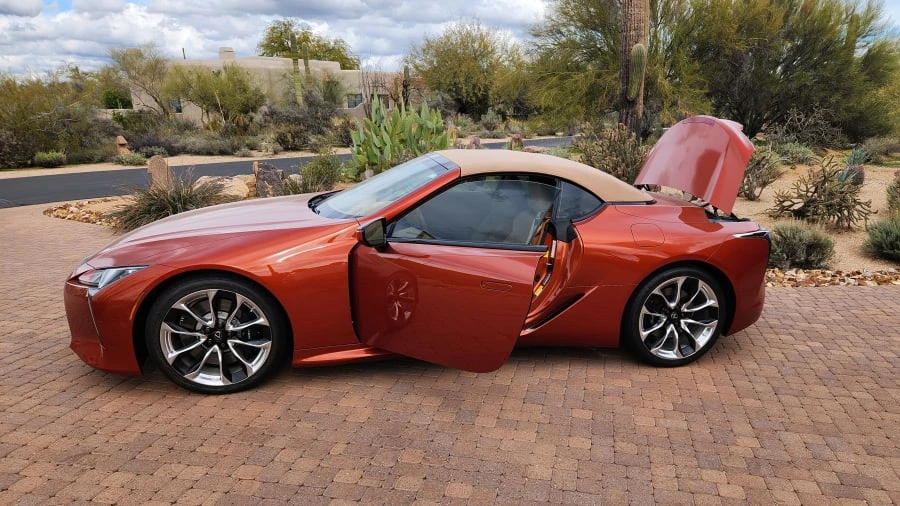 2021 Lexus LC - Image 11 of 31