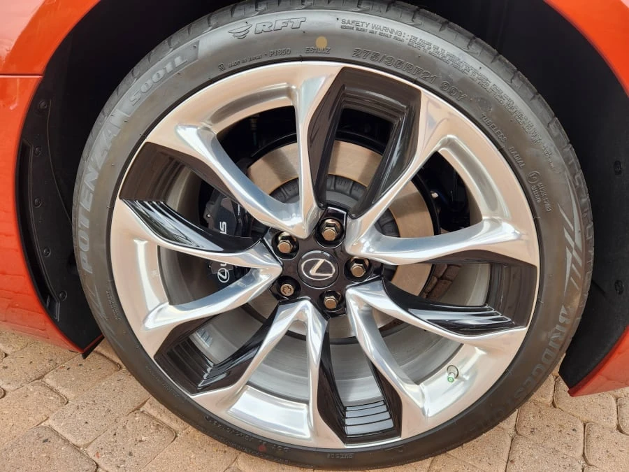2021 Lexus LC - Image 12 of 31