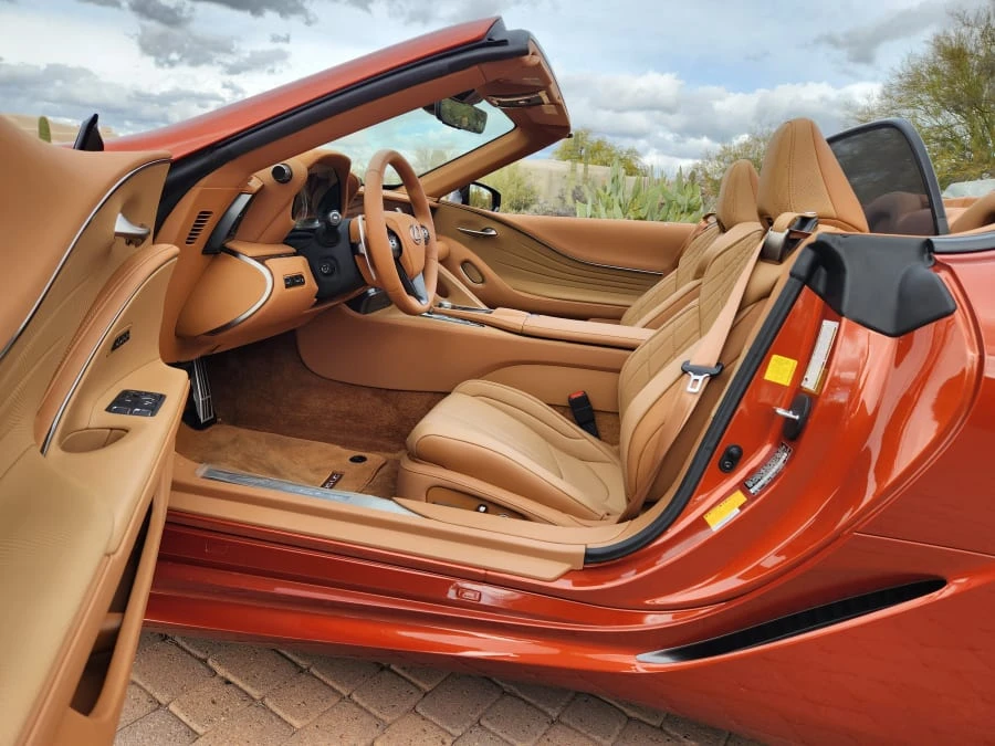 2021 Lexus LC - Image 16 of 31