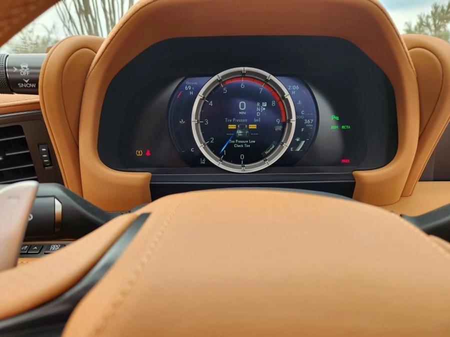 2021 Lexus LC - Image 18 of 31