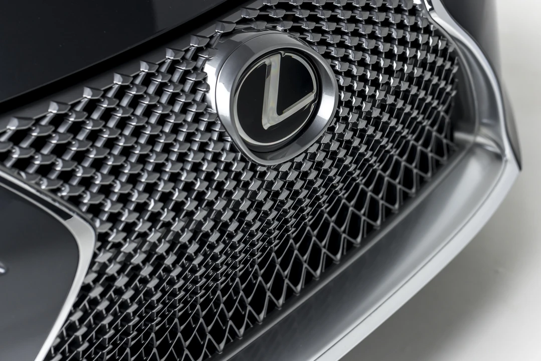 2021 Lexus LC - Image 29 of 31