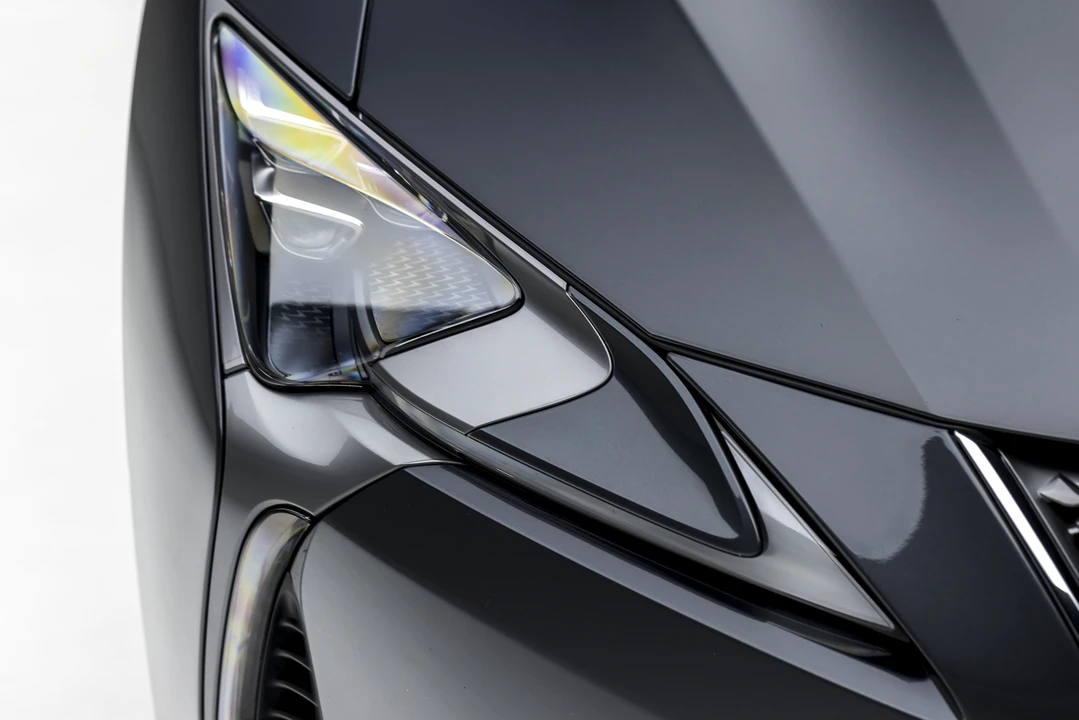 2021 Lexus LC - Image 26 of 31