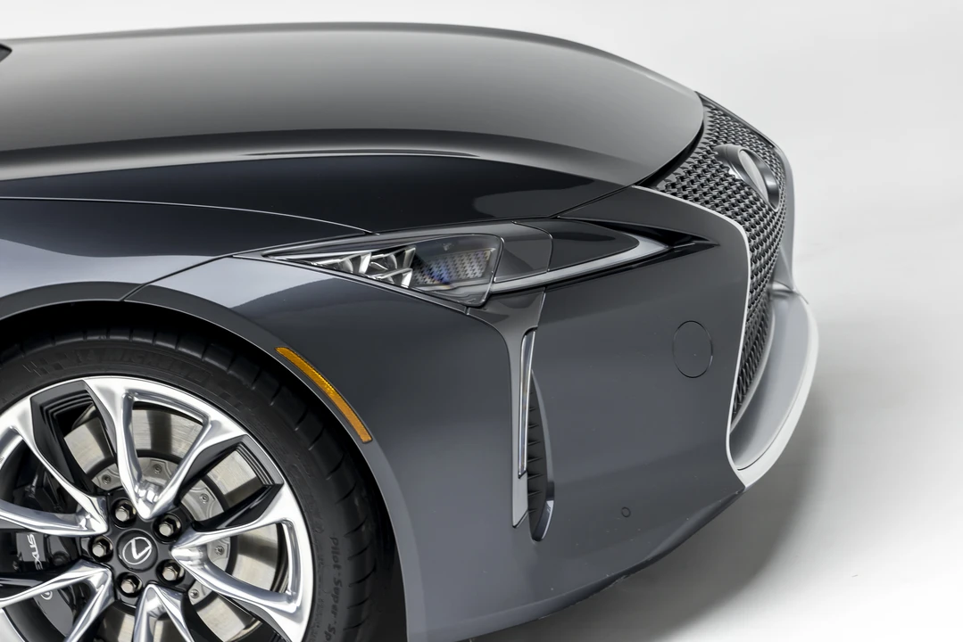 2021 Lexus LC - Image 28 of 31