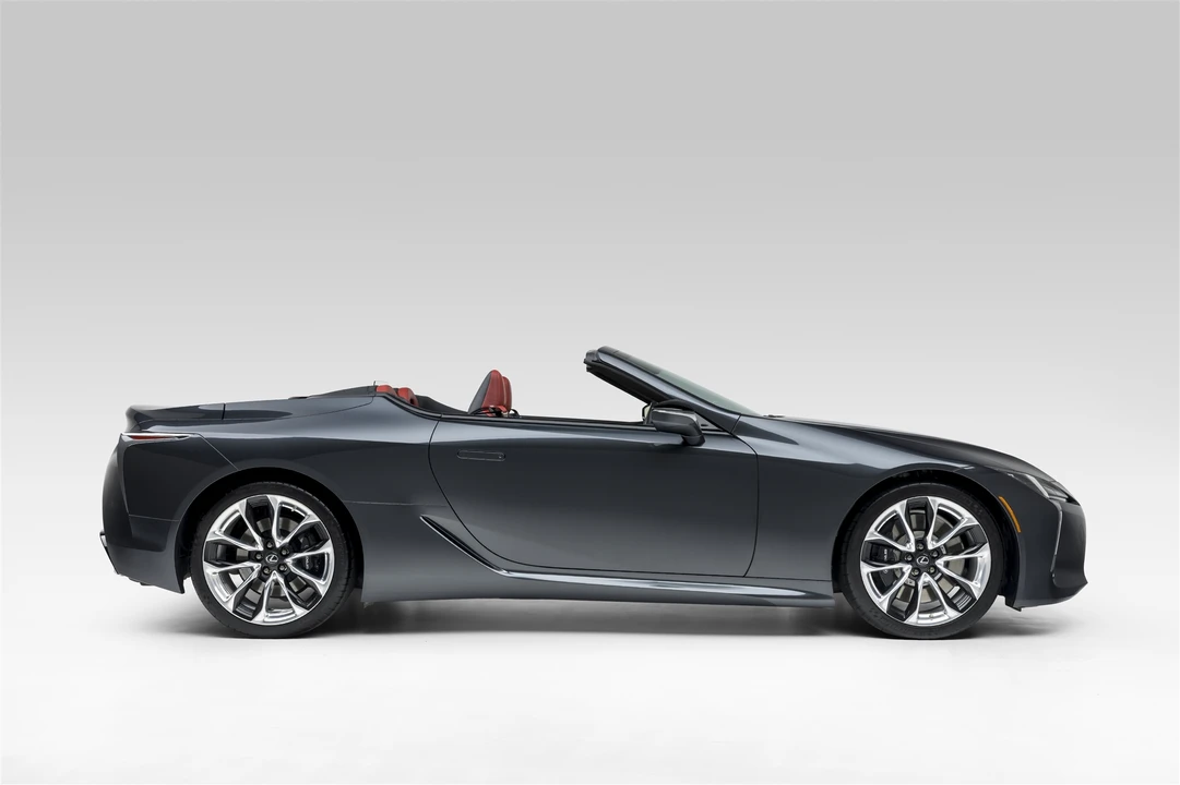 2021 Lexus LC - Image 9 of 31