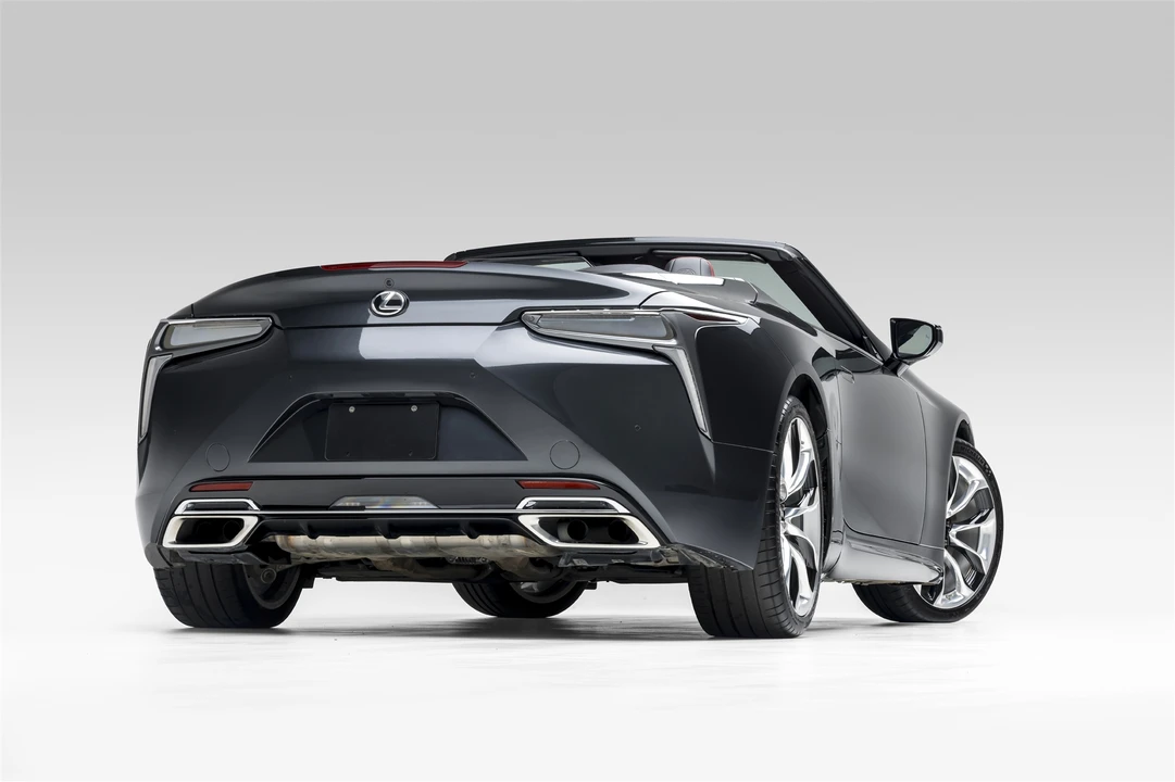2021 Lexus LC - Image 13 of 31