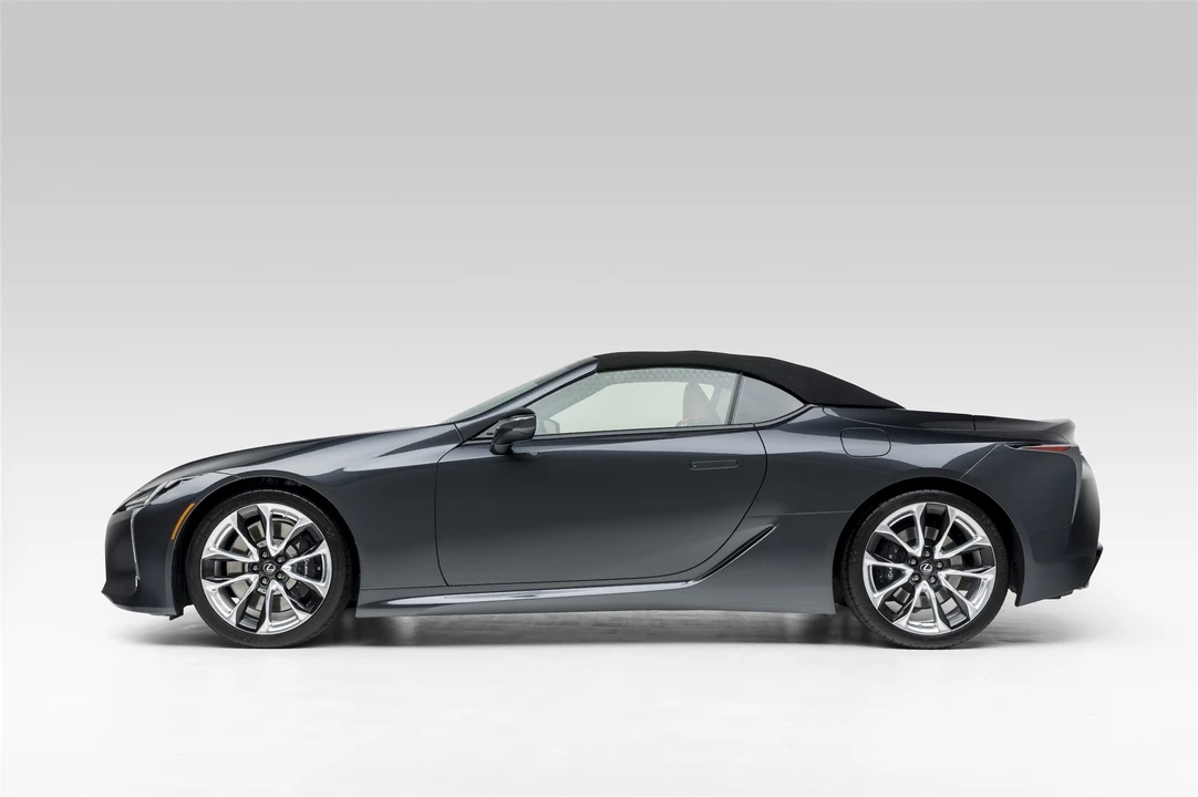 2021 Lexus LC - Image 18 of 31