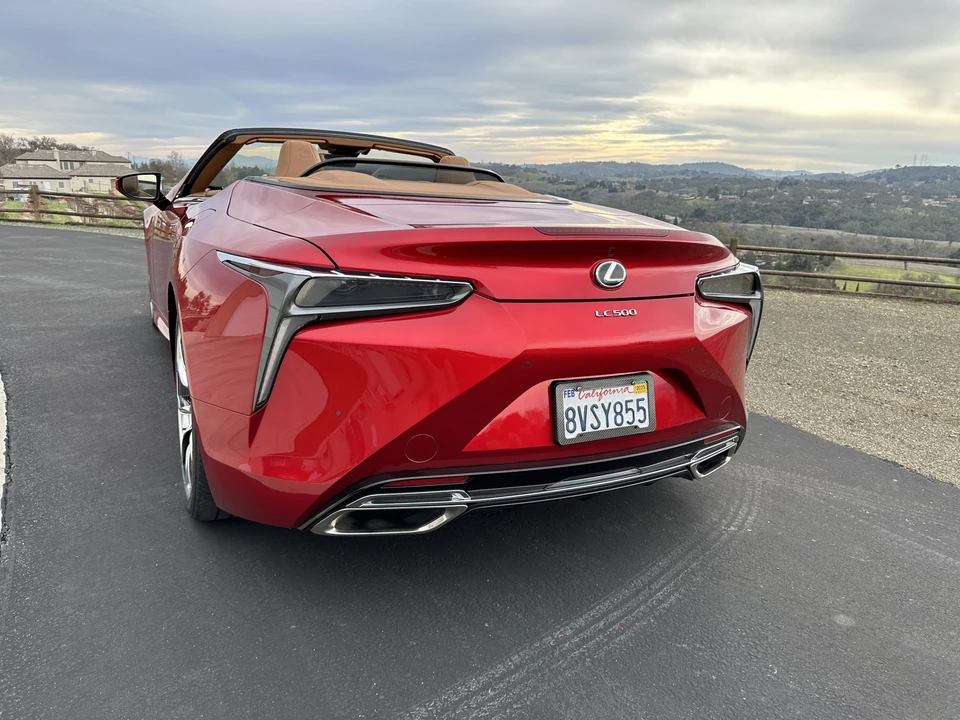 2021 Lexus LC - Image 10 of 31