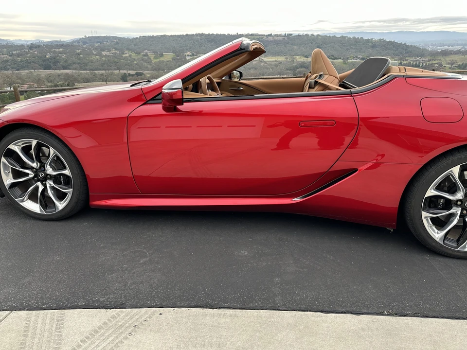 2021 Lexus LC - Image 14 of 31