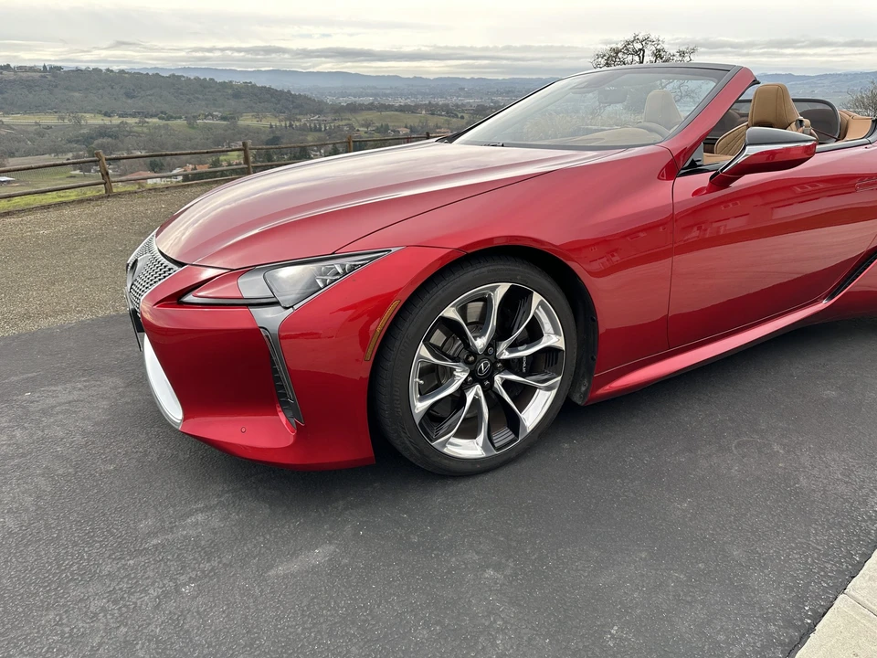 2021 Lexus LC - Image 16 of 31