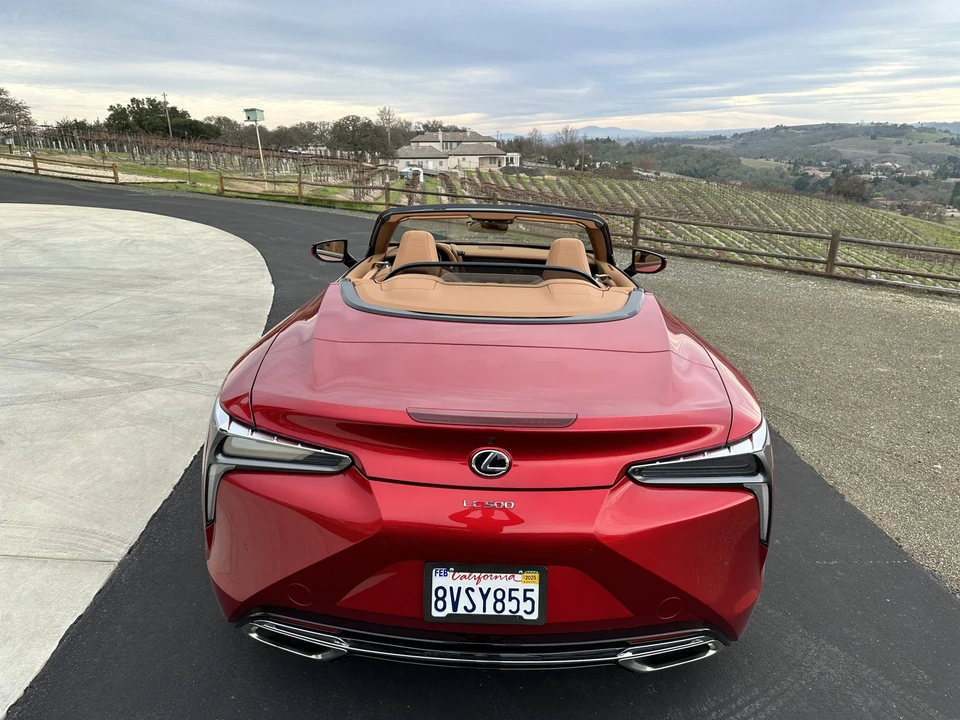 2021 Lexus LC - Image 9 of 31