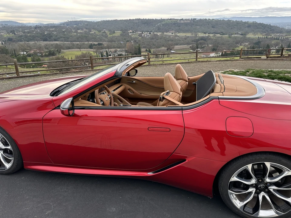 2021 Lexus LC - Image 22 of 31