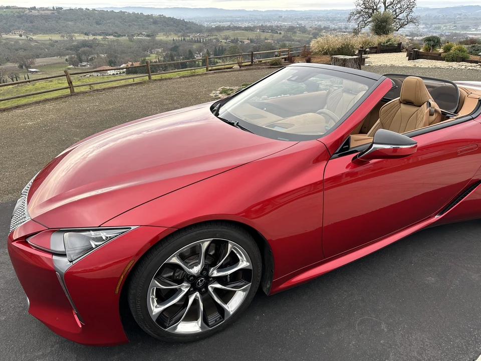 2021 Lexus LC - Image 17 of 31