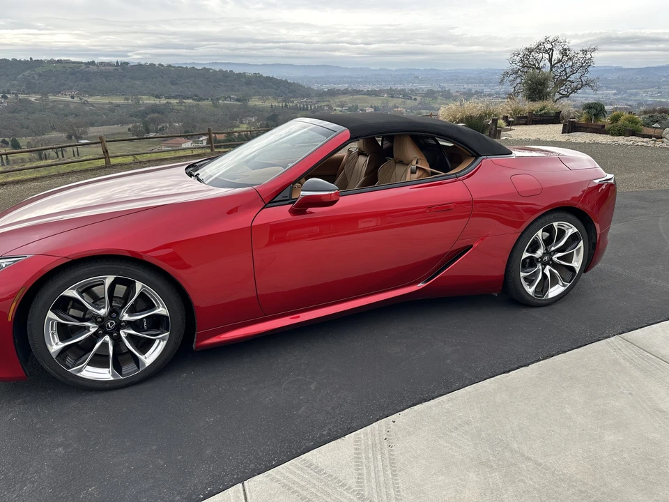 2021 Lexus LC - Image 15 of 31
