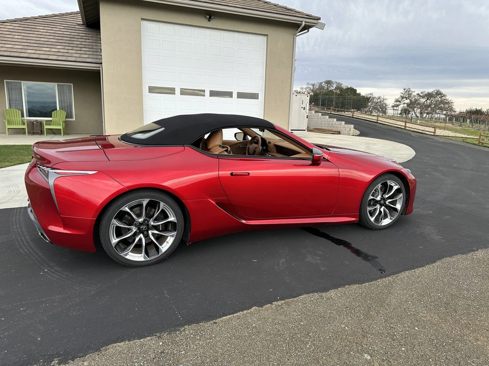 2021 Lexus LC - Image 7 of 31