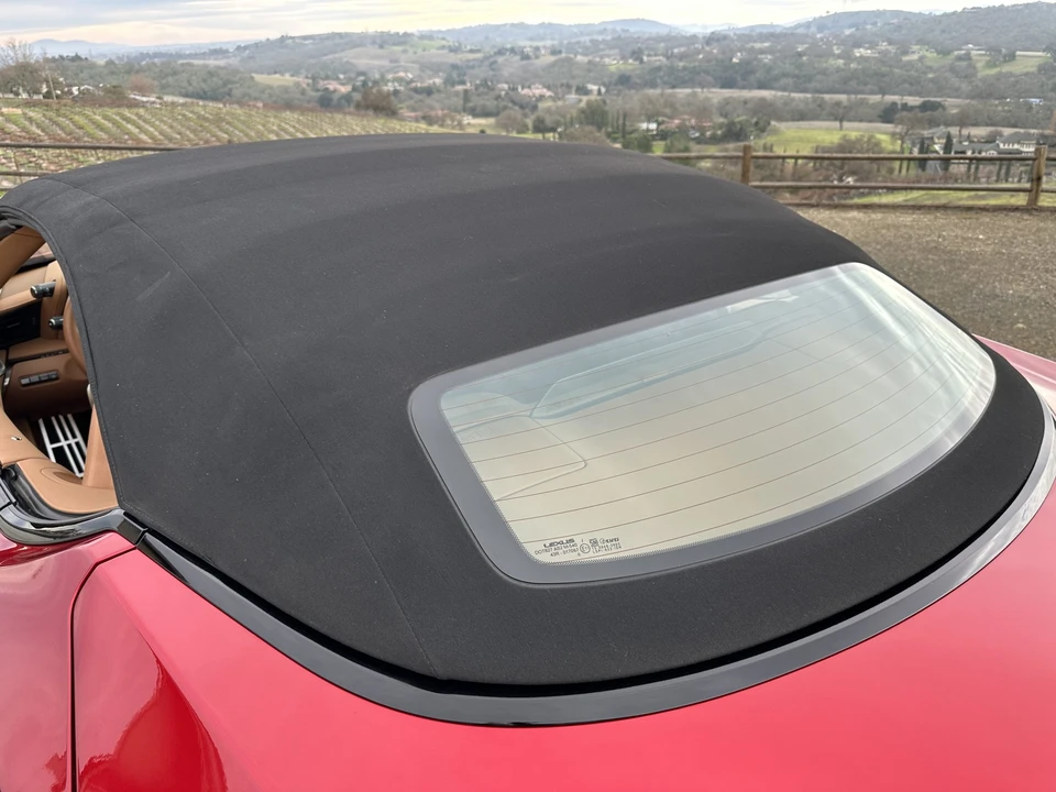 2021 Lexus LC - Image 27 of 31