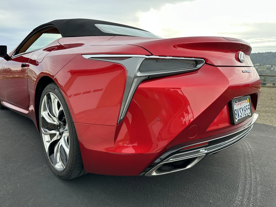2021 Lexus LC - Image 25 of 31