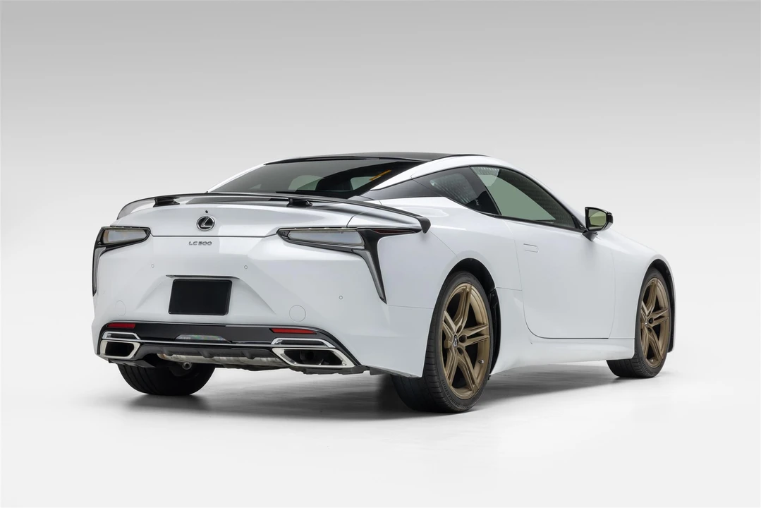 2021 Lexus LC - Image 14 of 31