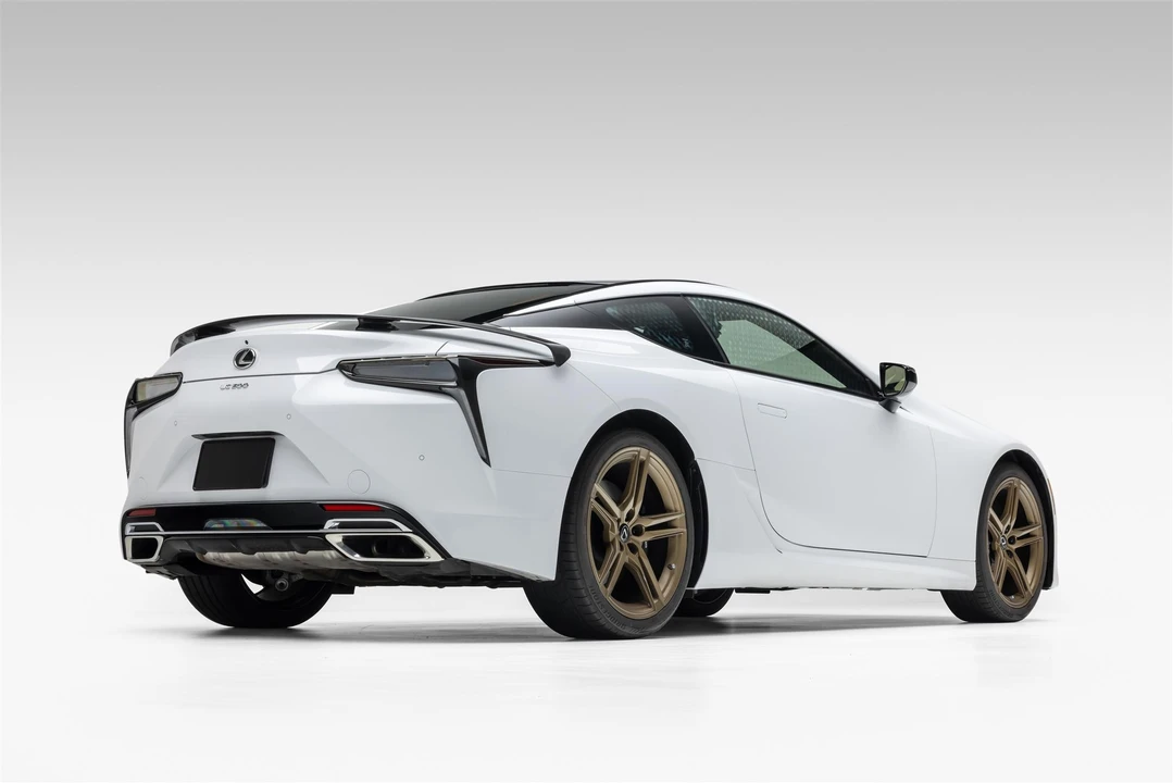 2021 Lexus LC - Image 15 of 31