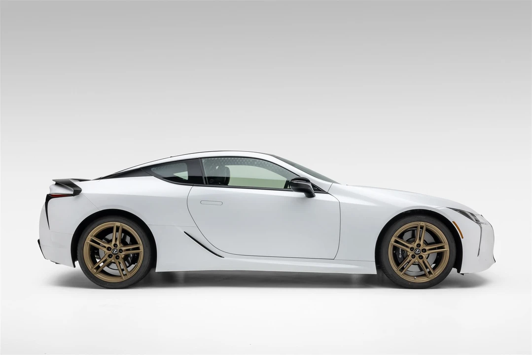2021 Lexus LC - Image 11 of 31