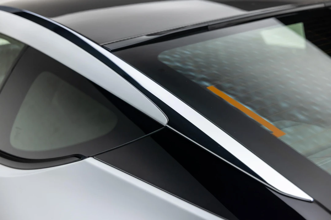 2021 Lexus LC - Image 29 of 31
