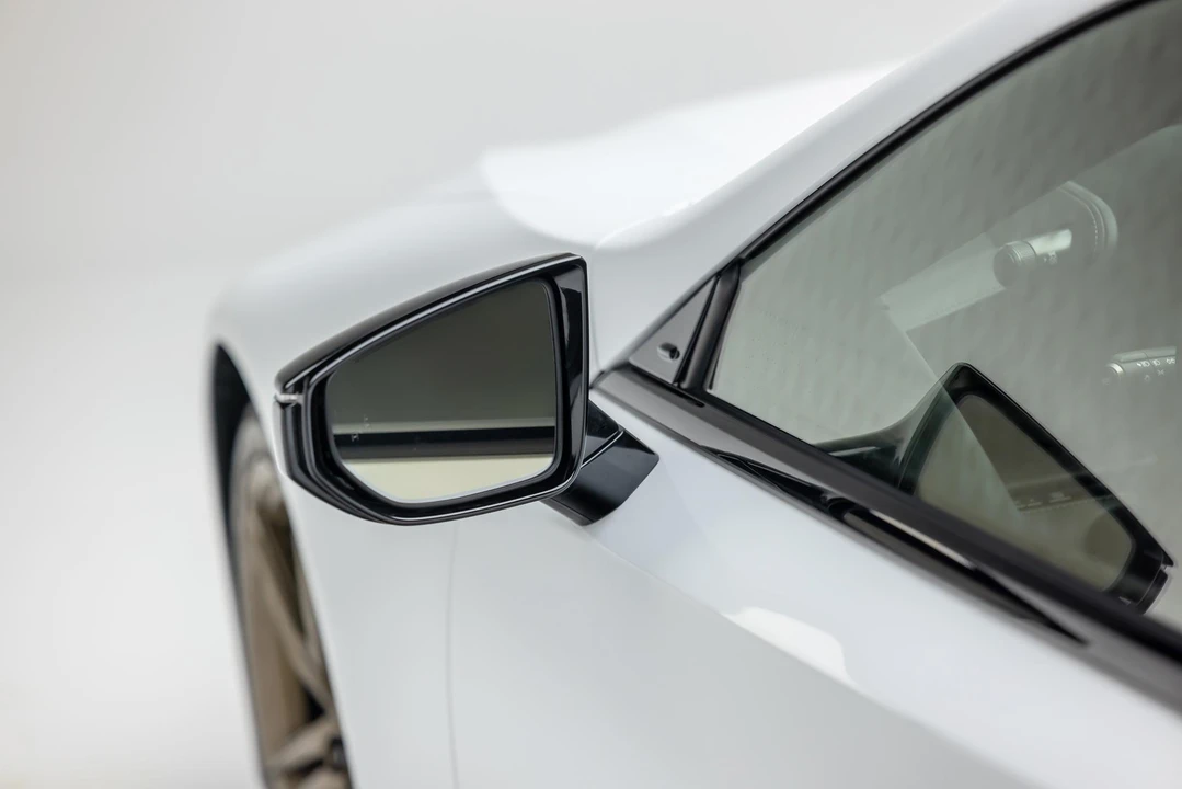 2021 Lexus LC - Image 25 of 31