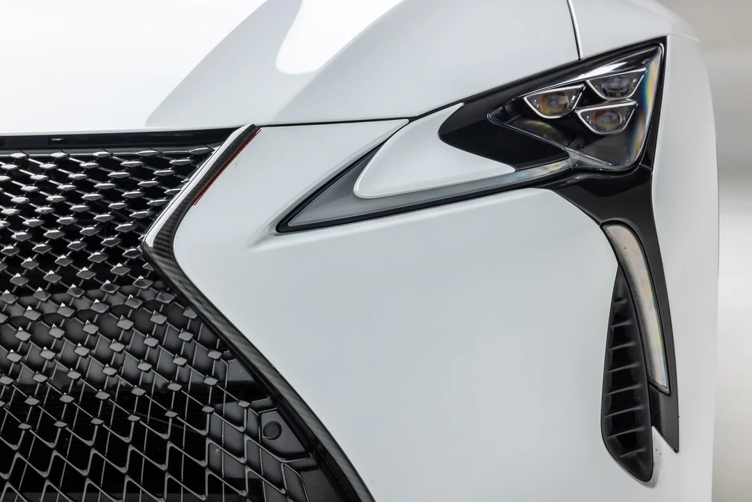2021 Lexus LC - Image 23 of 31