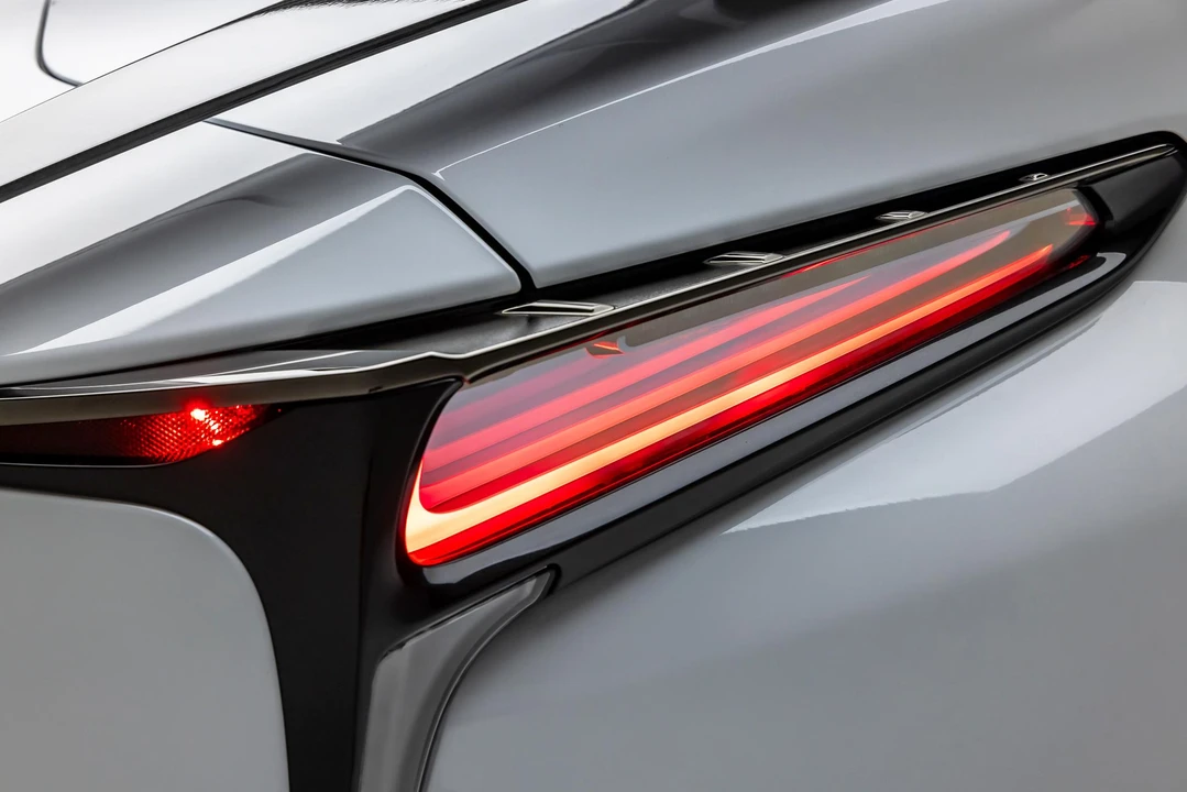 2021 Lexus LC - Image 30 of 31