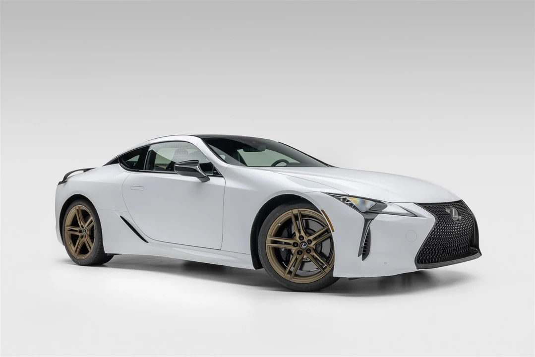 2021 Lexus LC - Image 10 of 31