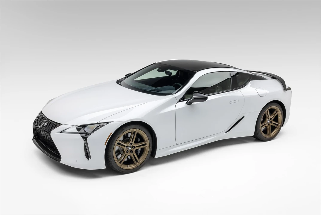 2021 Lexus LC - Image 2 of 31