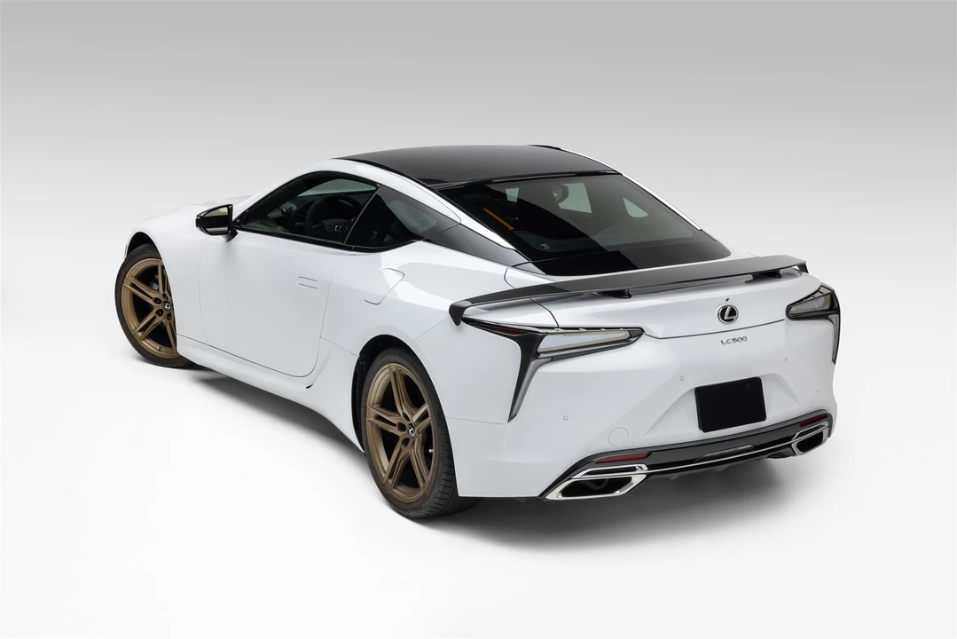 2021 Lexus LC - Image 19 of 31