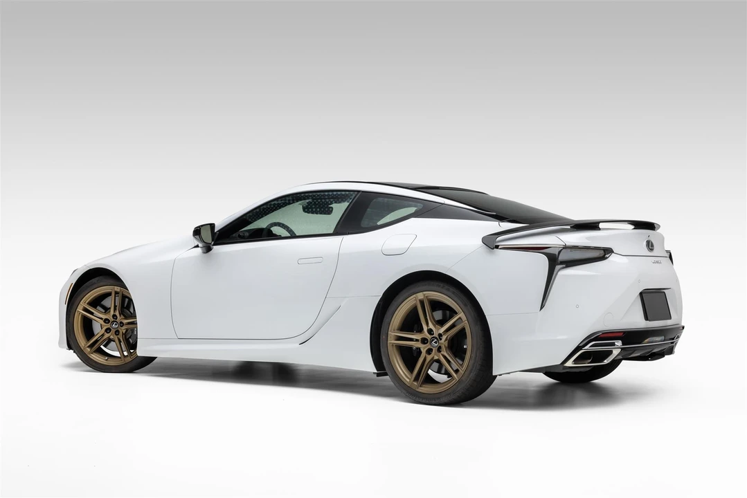 2021 Lexus LC - Image 20 of 31