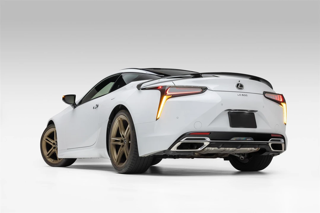 2021 Lexus LC - Image 18 of 31