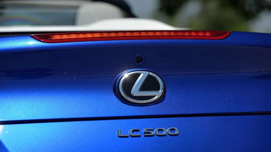2021 Lexus LC - Image 11 of 31