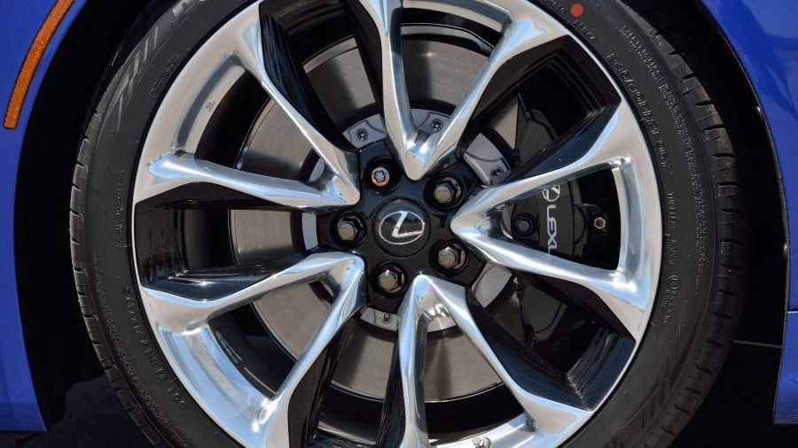 2021 Lexus LC - Image 15 of 31