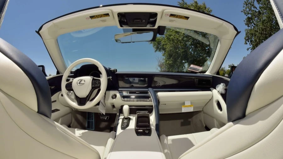 2021 Lexus LC - Image 24 of 31