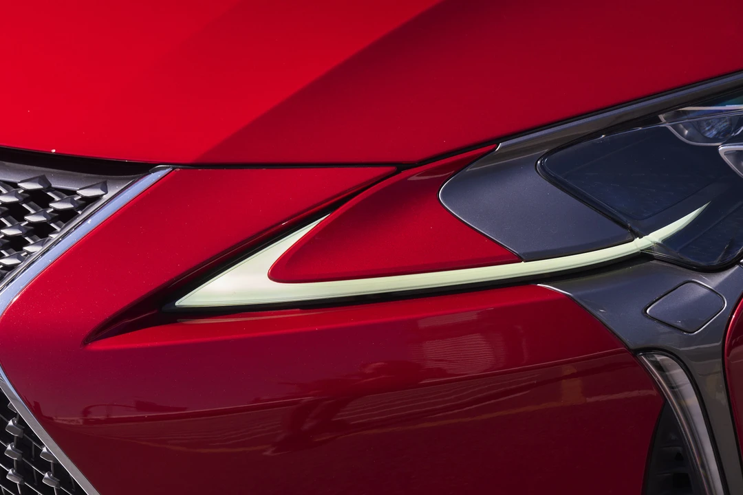 2021 Lexus LC - Image 17 of 31