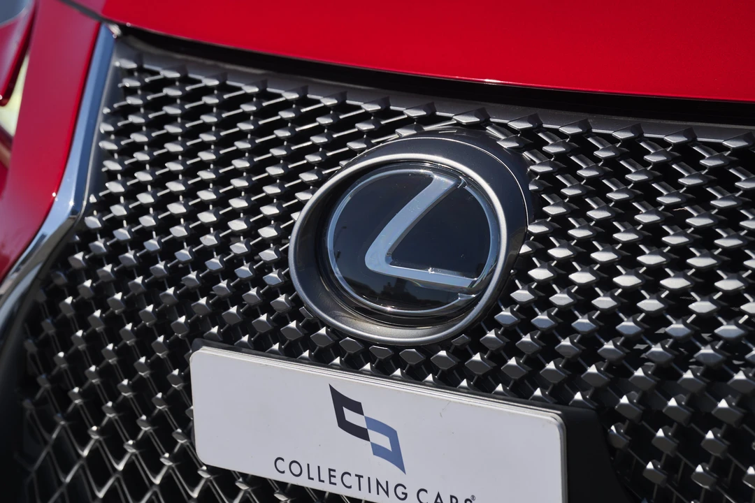 2021 Lexus LC - Image 19 of 31