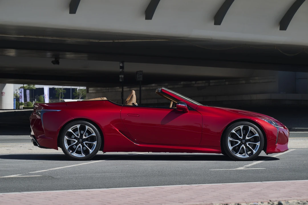 2021 Lexus LC - Image 8 of 31