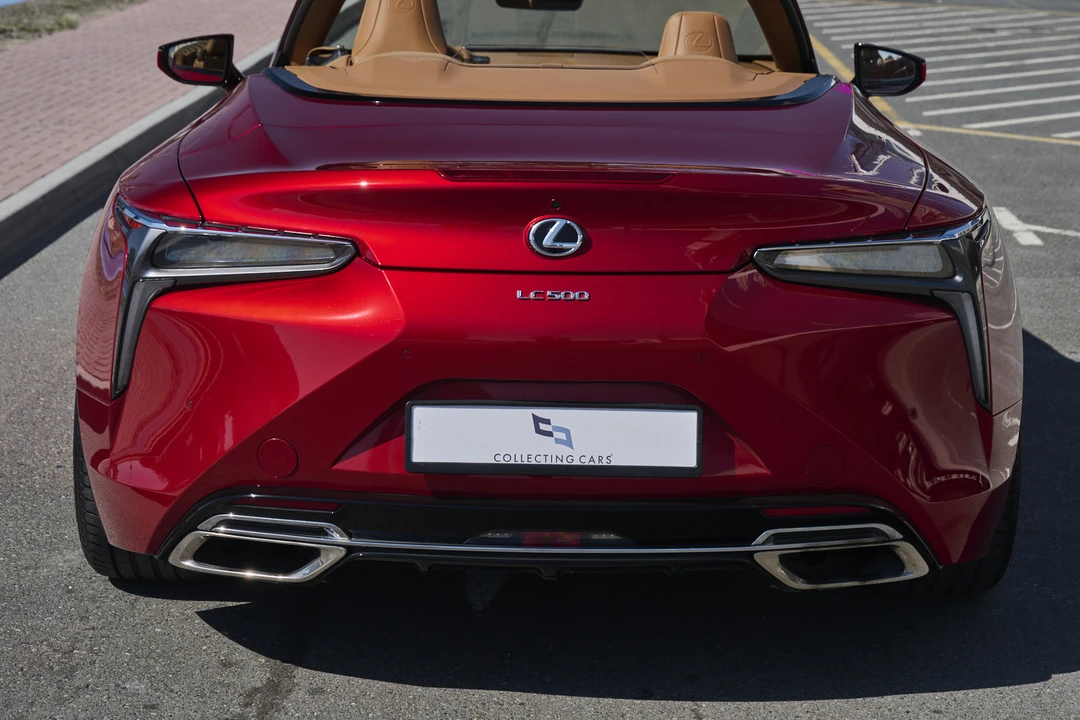 2021 Lexus LC - Image 29 of 31