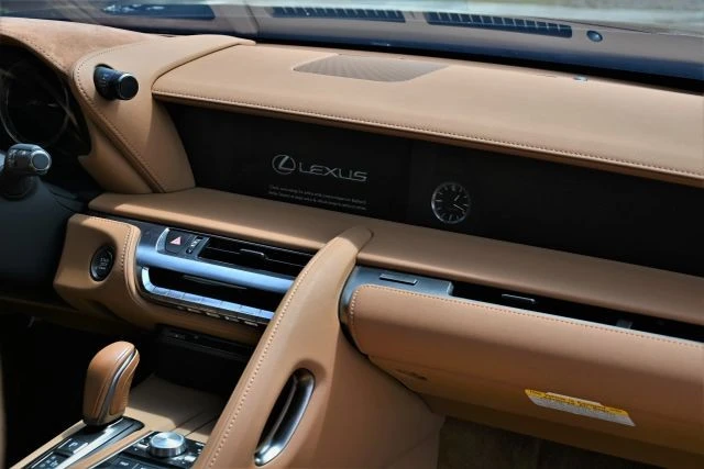 2021 Lexus LC - Image 17 of 21