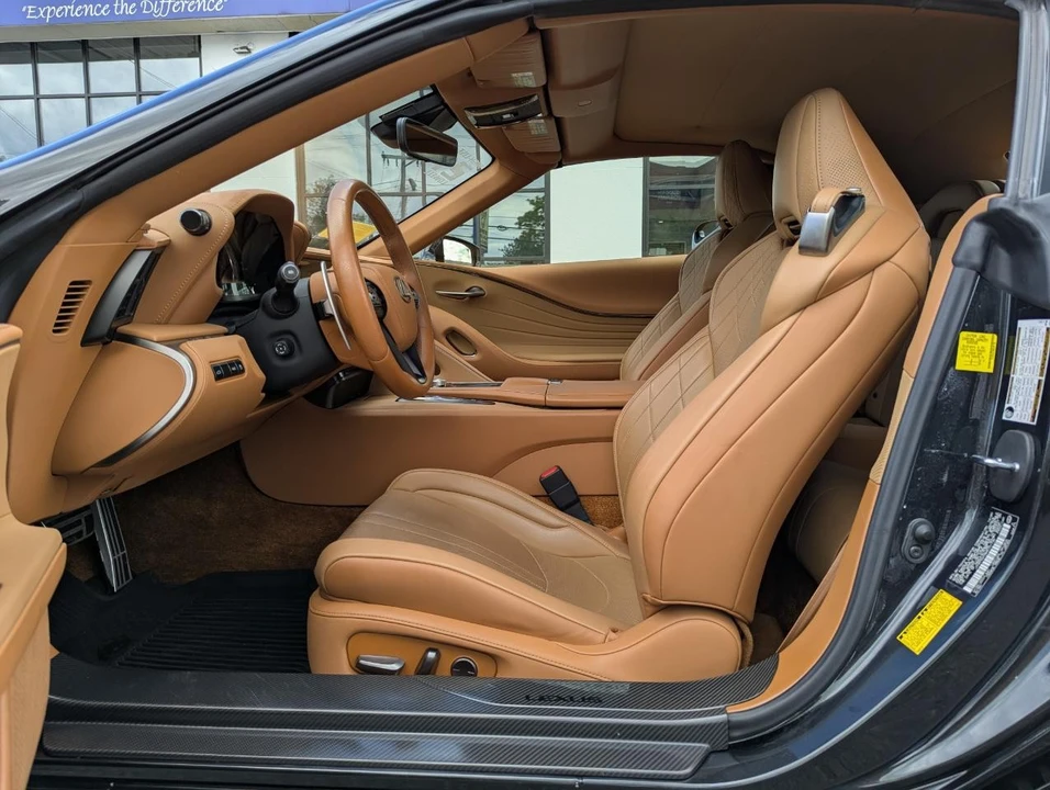 2021 Lexus LC - Image 12 of 31