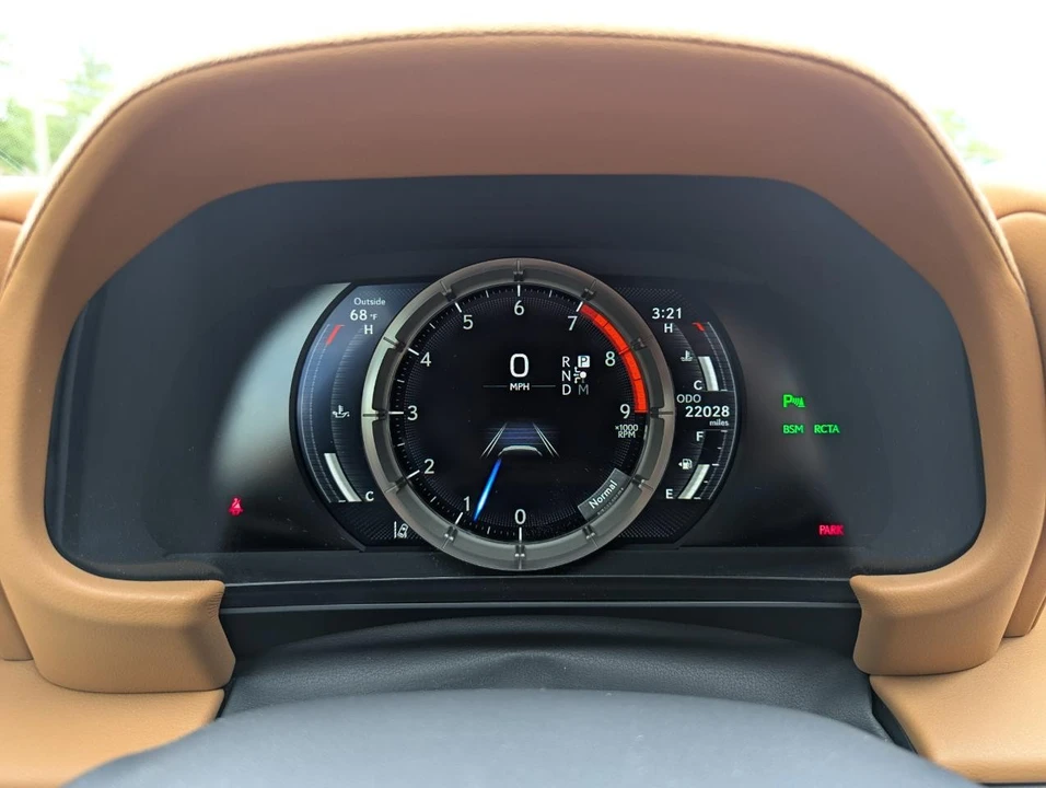 2021 Lexus LC - Image 19 of 31