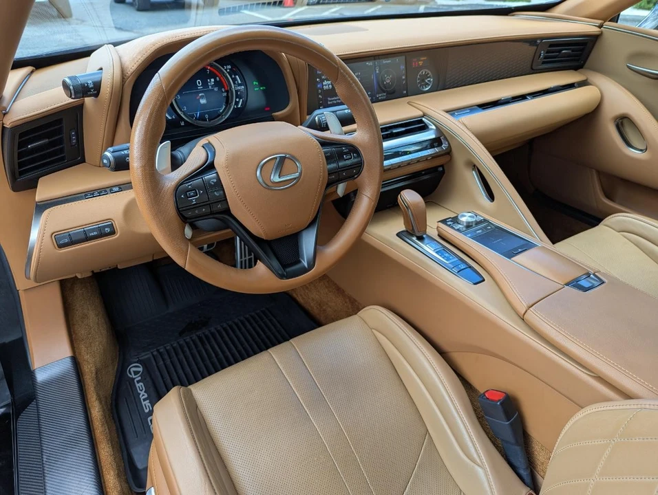 2021 Lexus LC - Image 13 of 31