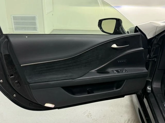 2021 Lexus LC - Image 15 of 21
