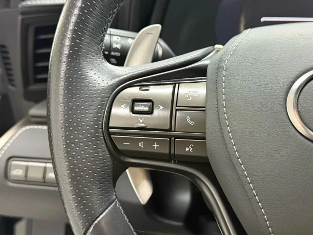 2021 Lexus LC - Image 17 of 21